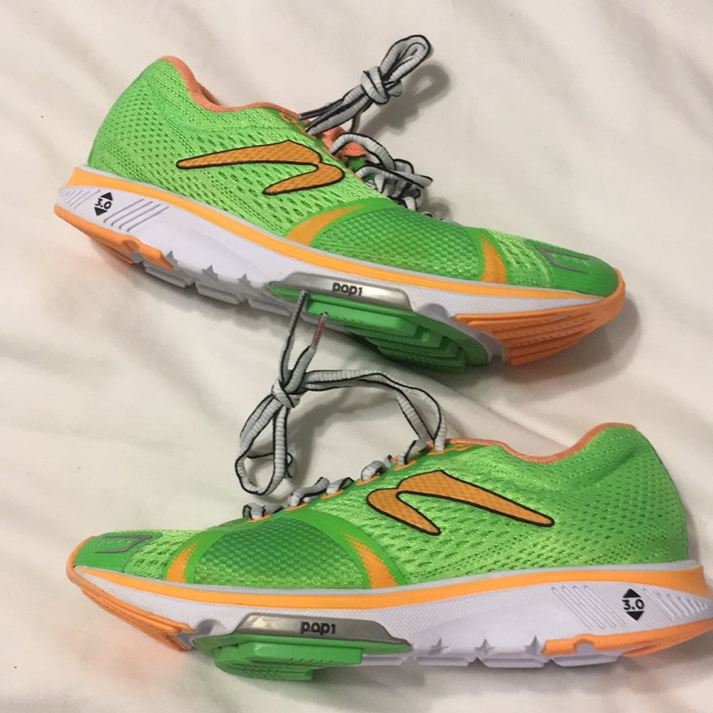 NIB Newton Gravity V Running Shoes